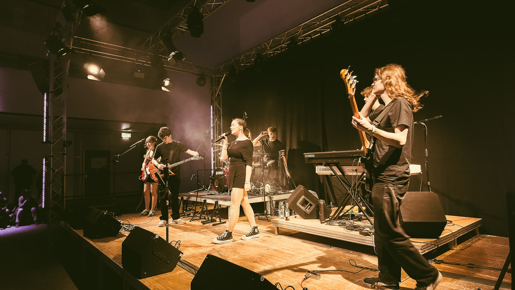 Desirence Band auf einer Livebühne